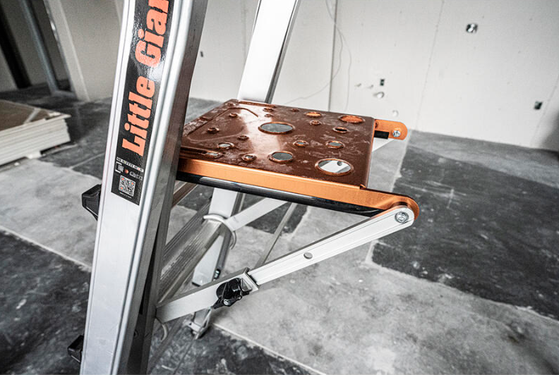 Bậc Thang Đứng An Toàn Little Giant Platform Pro 10170