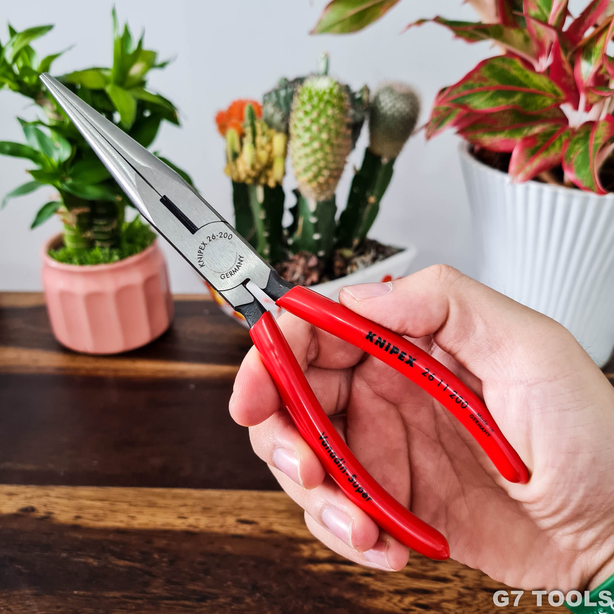 Kìm Nhọn Knipex 26 11 200 Mũi Đàn Hồi, Lưỡi Cắt 61 HRC, Chiều Dài 200mm