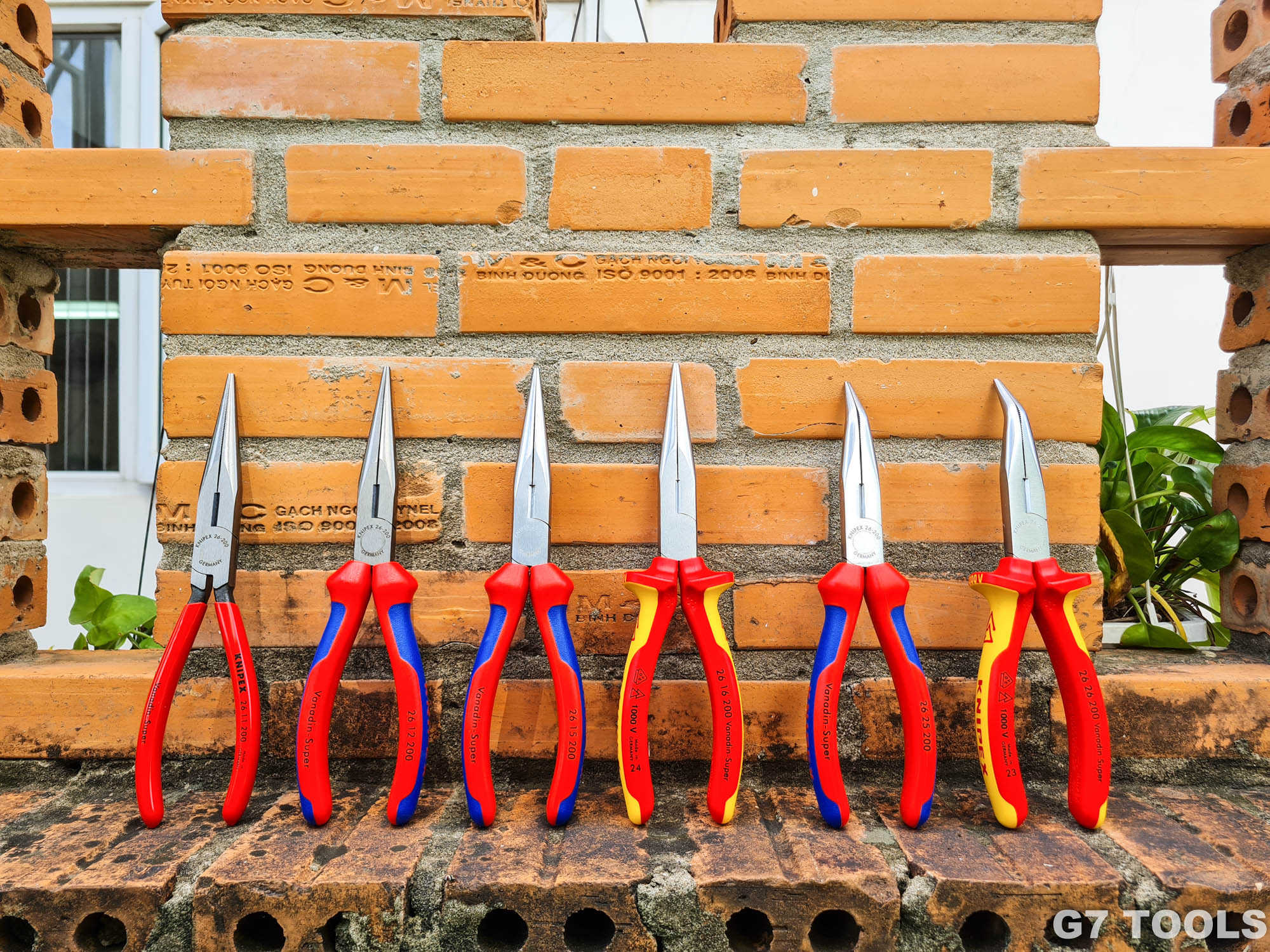Kìm Nhọn Knipex 26 12 200 Mũi Đàn Hồi, Lưỡi Cắt 61 HRC, Chiều Dài 200mm