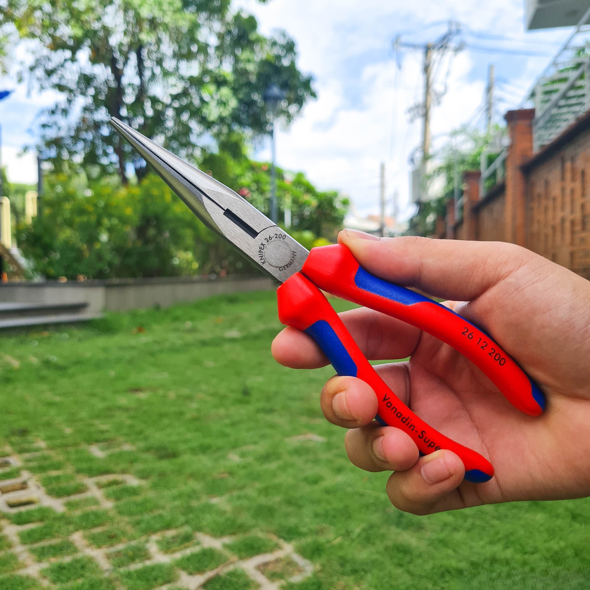Kìm Nhọn Knipex 26 12 200 Mũi Đàn Hồi, Lưỡi Cắt 61 HRC, Chiều Dài 200mm