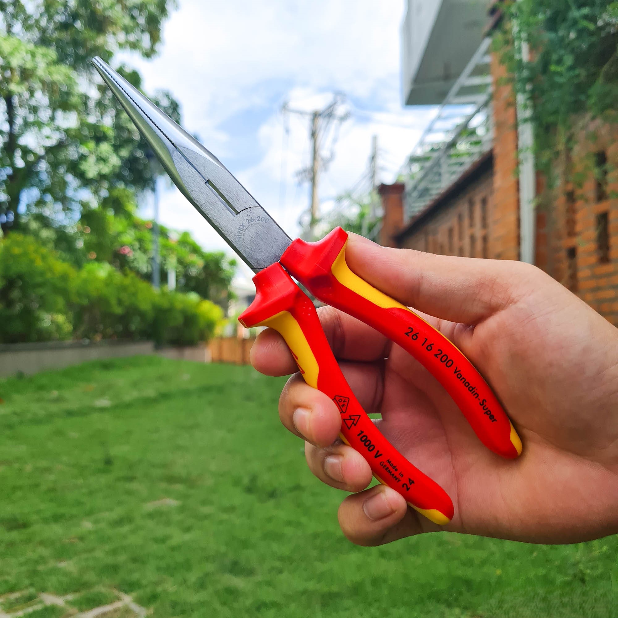 Kìm Nhọn Knipex 26 16 200 Mũi Đàn Hồi, Lưỡi 61 HRC Chiều Dài 200mm