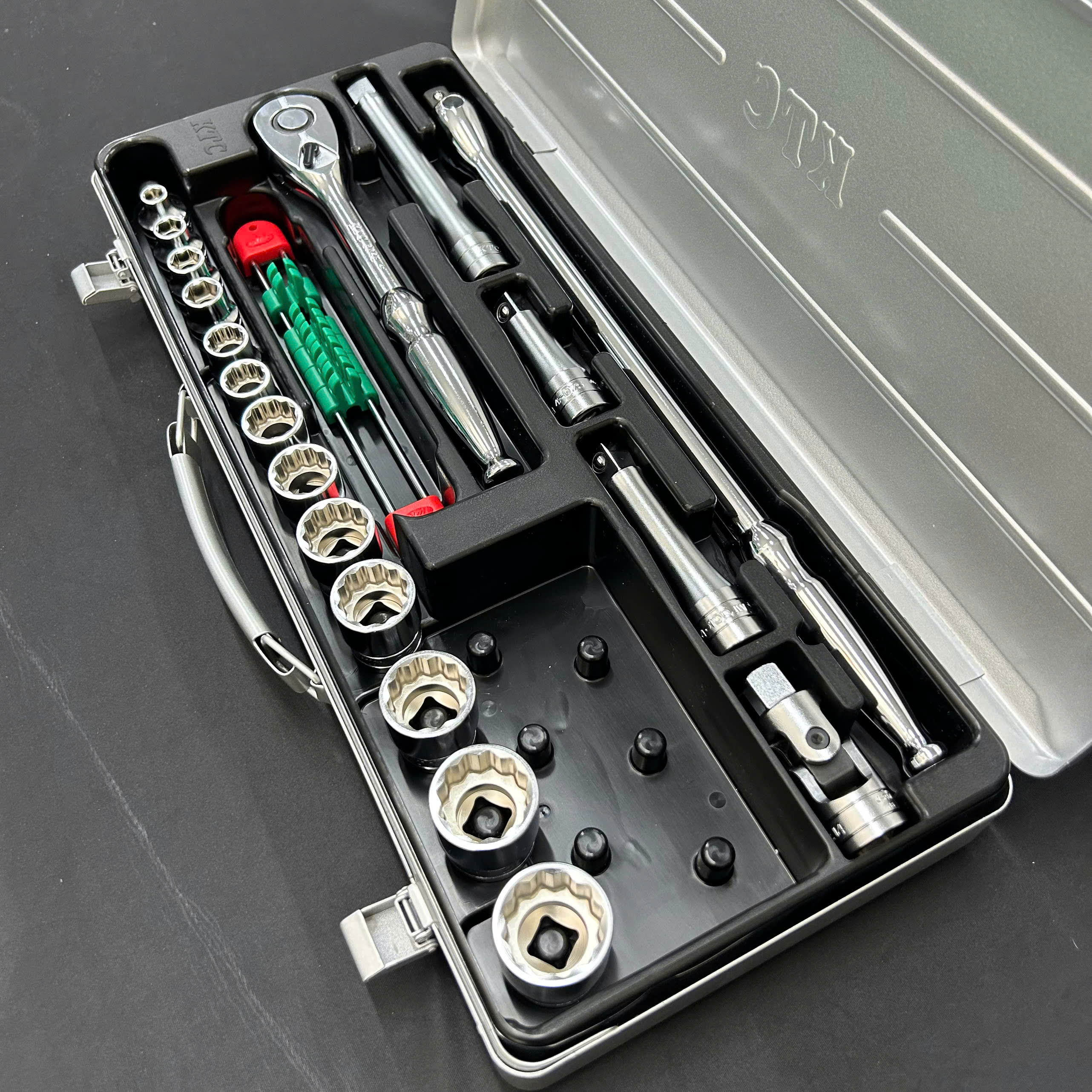Bộ Khẩu 1/2" KTC TB413X Gồm 19 Chi Tiết