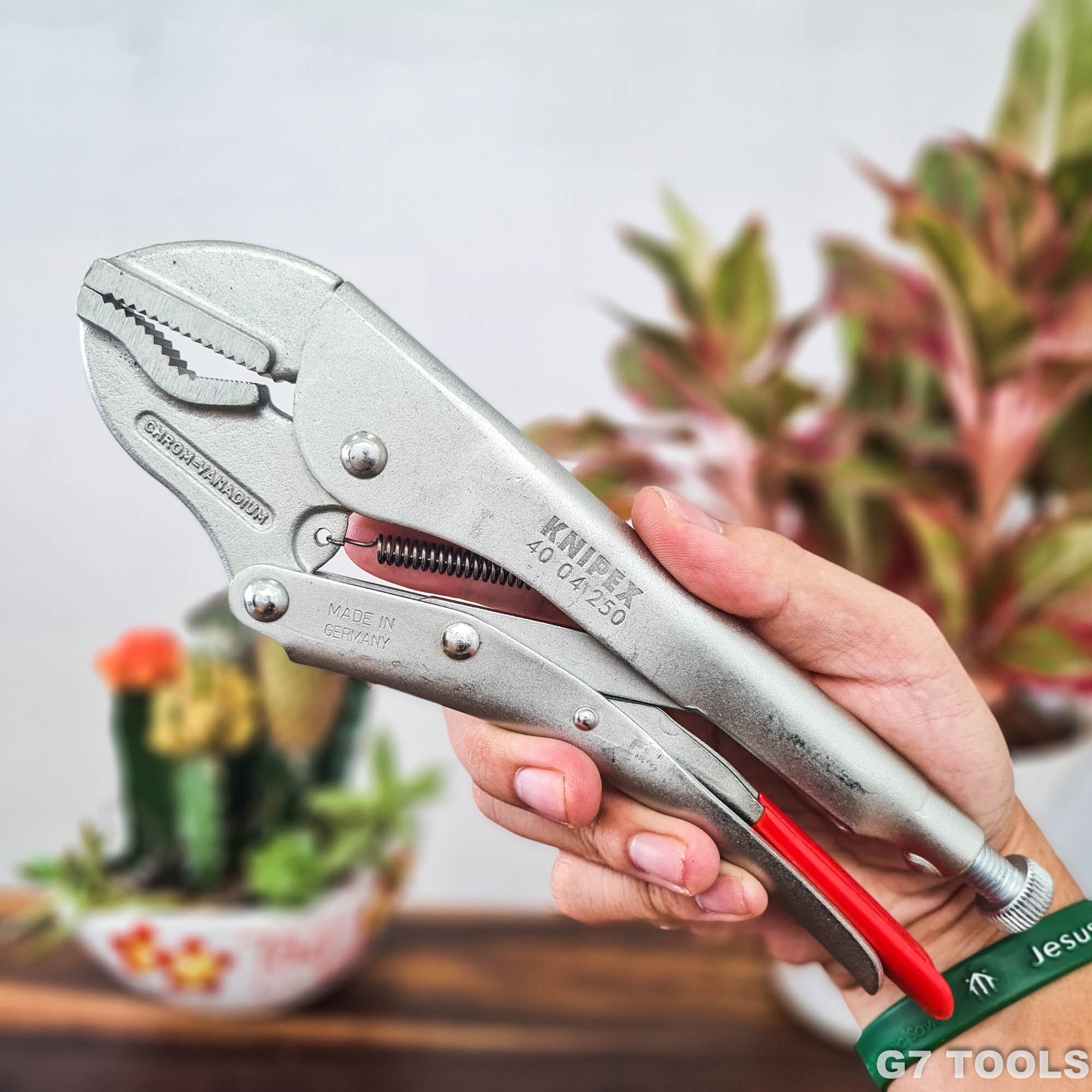 Kìm Bấm Chết Universal Grip Knipex 40 04 250