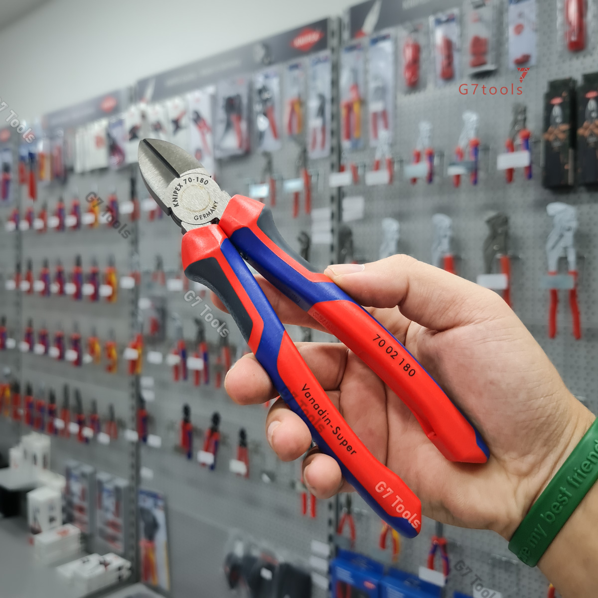 Kìm Cắt Mũi Thon Knipex 70 02 180