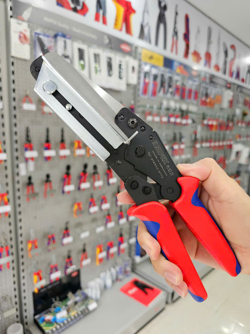 Kìm Cắt Máng Điện Knipex 95 02 21 (Vinyl Shear Hoặc Cable Duct