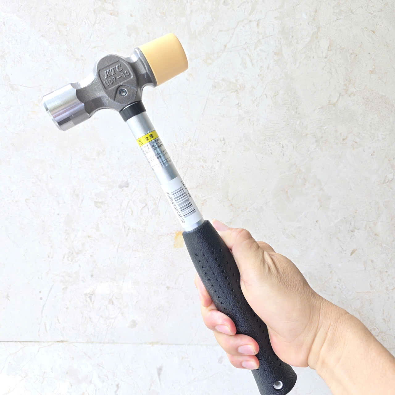 Búa Cơ Khí KTC UD7-10 Gồm Đầu Thép Và Nhựa Resin