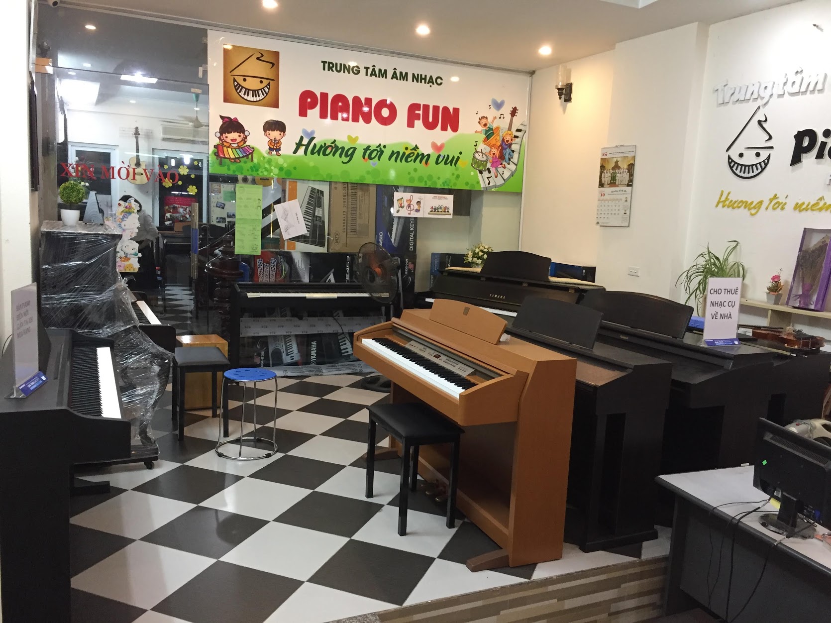 nhạc cụ fun art - nội thất trong shop