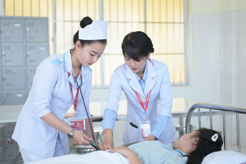 Học y sĩ đa khoa tại Trường Trung cấp Y khoa Việt Nam sau khi tốt nghiệp như thế nào?