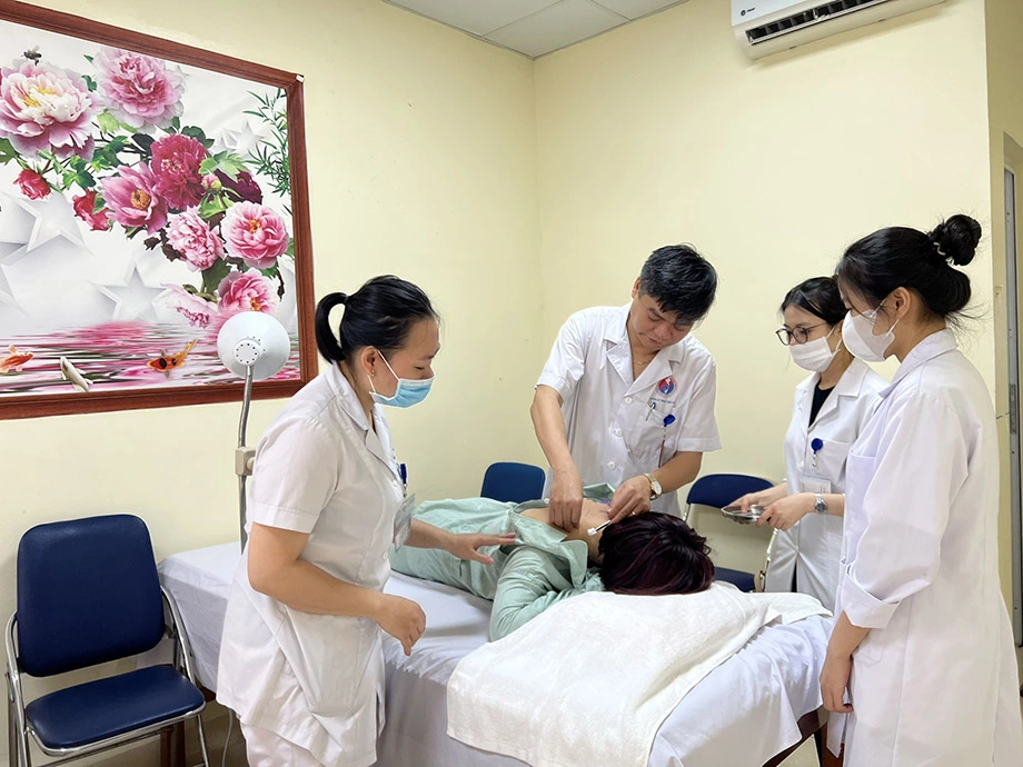Bác sĩ y học cổ truyền được học định hướng gì? Bằng bác sĩ y học cổ truyền có ý nghĩa thế nào? TRƯỜNG TRUNG CẤP Y KHOA VIỆT NAM