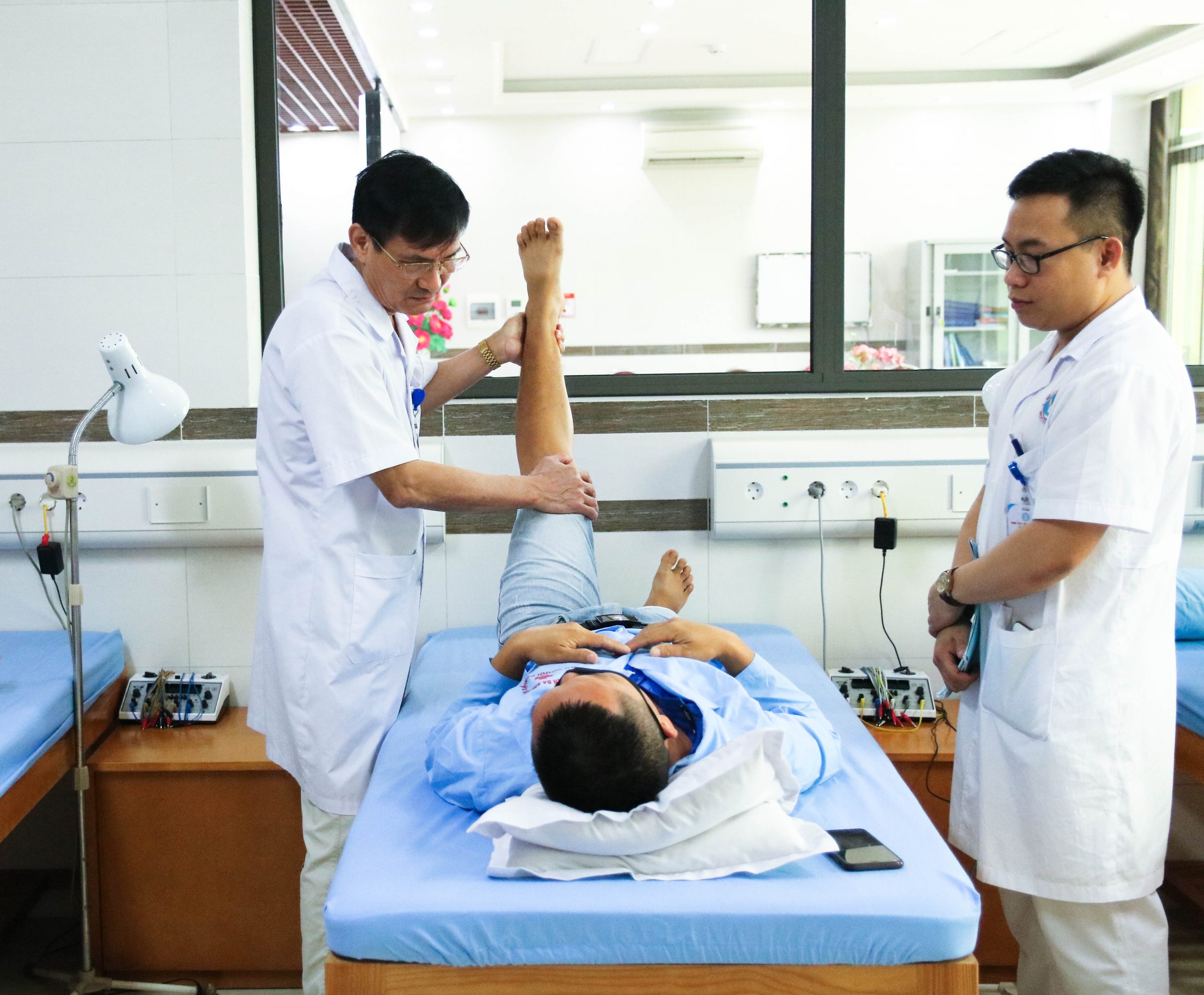 Y học cổ truyền và phục hồi chức năng kết hợp như thế nào, điều trị bệnh gì? TRƯỜNG TRUNG CẤP Y KHOA VIỆT NAM
