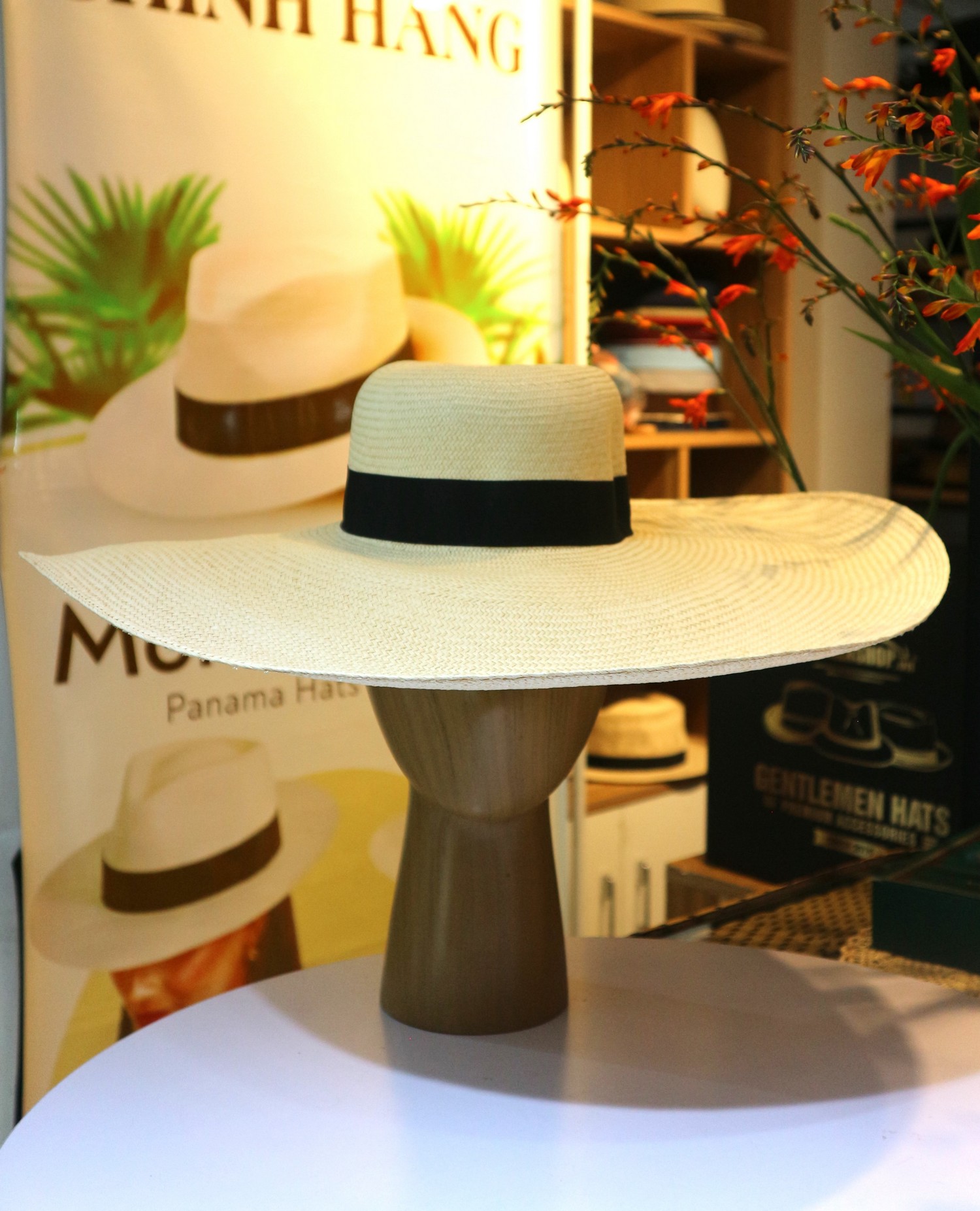 Nón panama nữ rộng vành hiệu MontEcuadorHats PE18