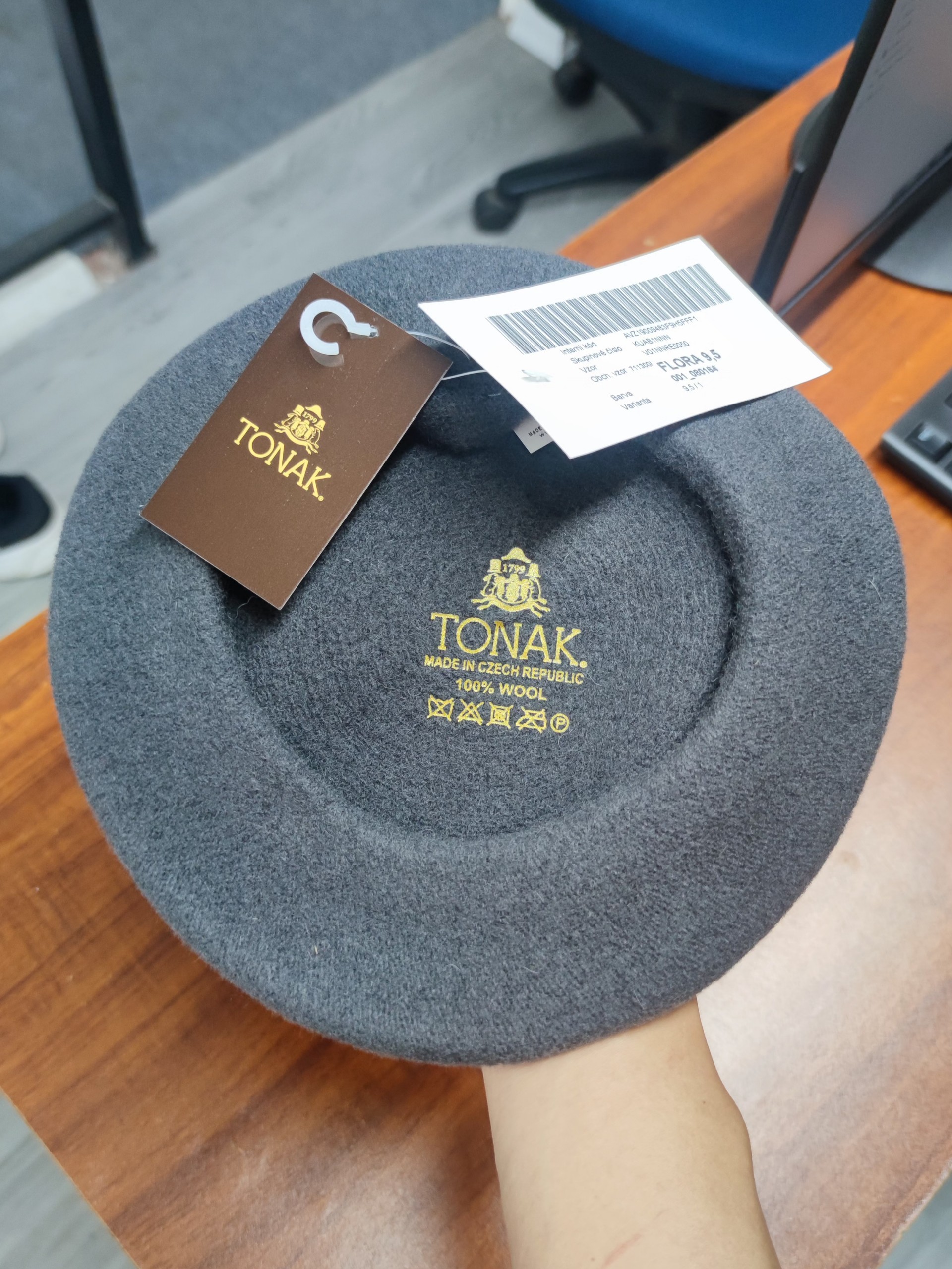 Mũ nồi Tiệp tròn có núm hiệu Tonak TN01