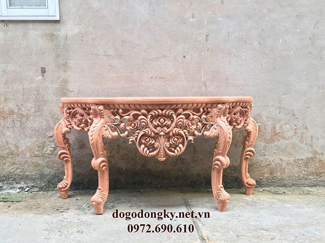 bàn bán nguyệt tân cổ điển
