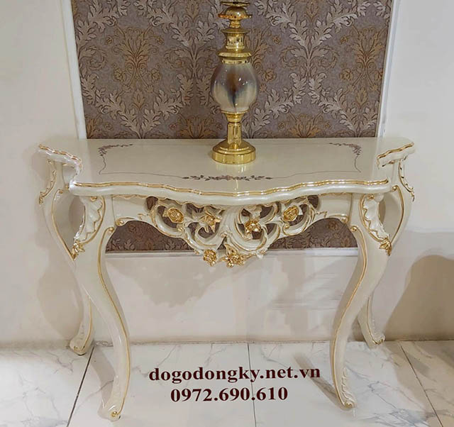 bàn bán nguyệt tân cổ điển