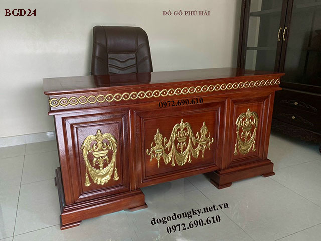 bàn giám đốc dát vàng