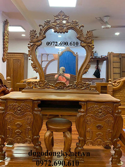 bàn phấn trang điểm