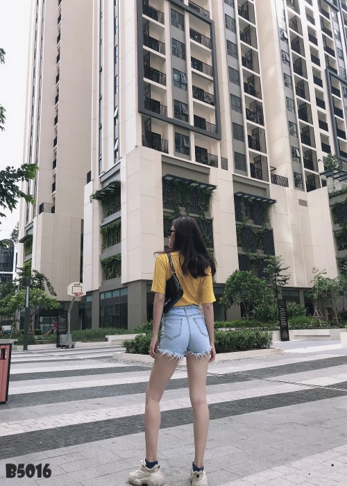 Quần jean short nhiều nút tua xanh B5016