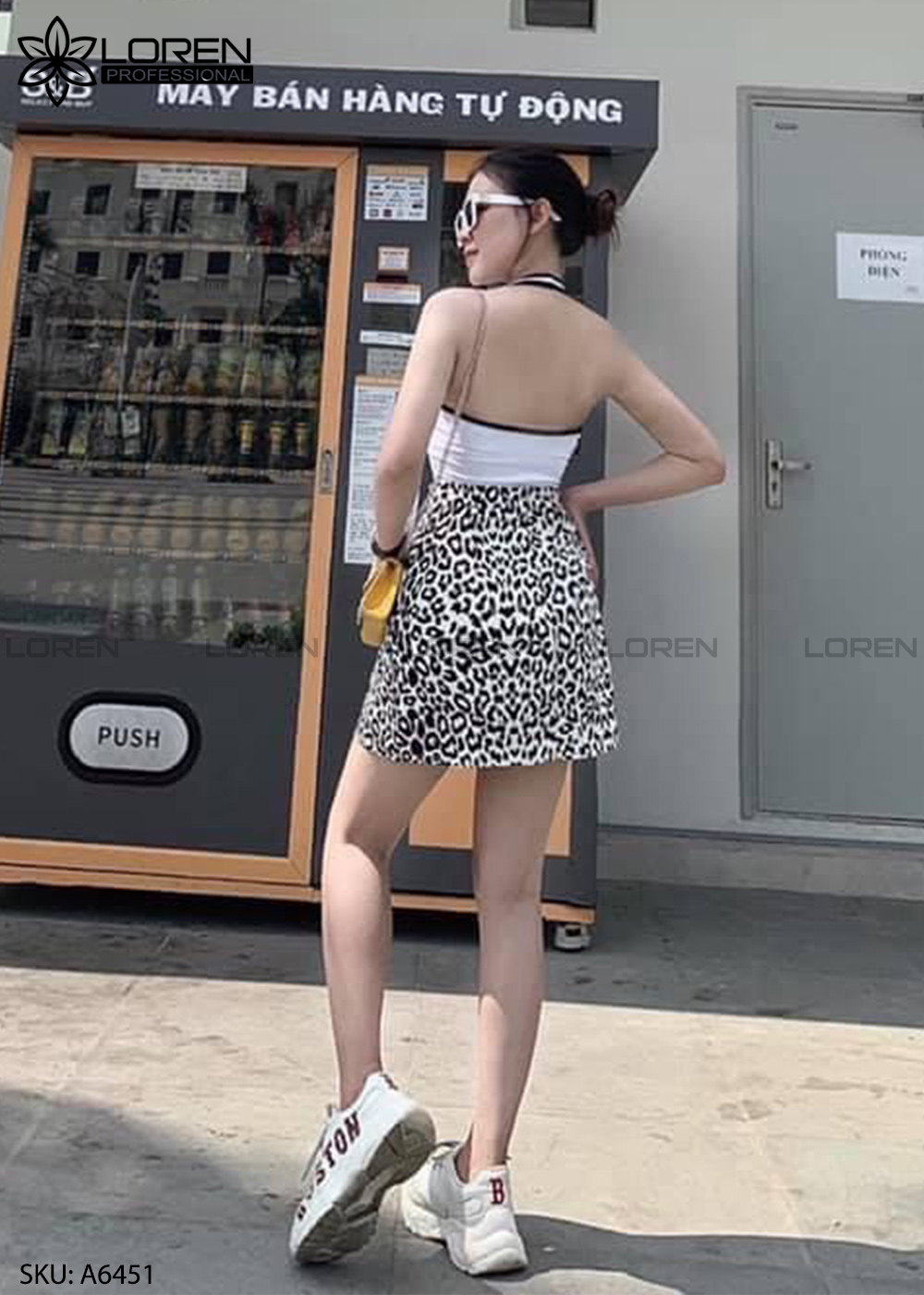Áo croptop yếm boss hở lưng trắng A6451
