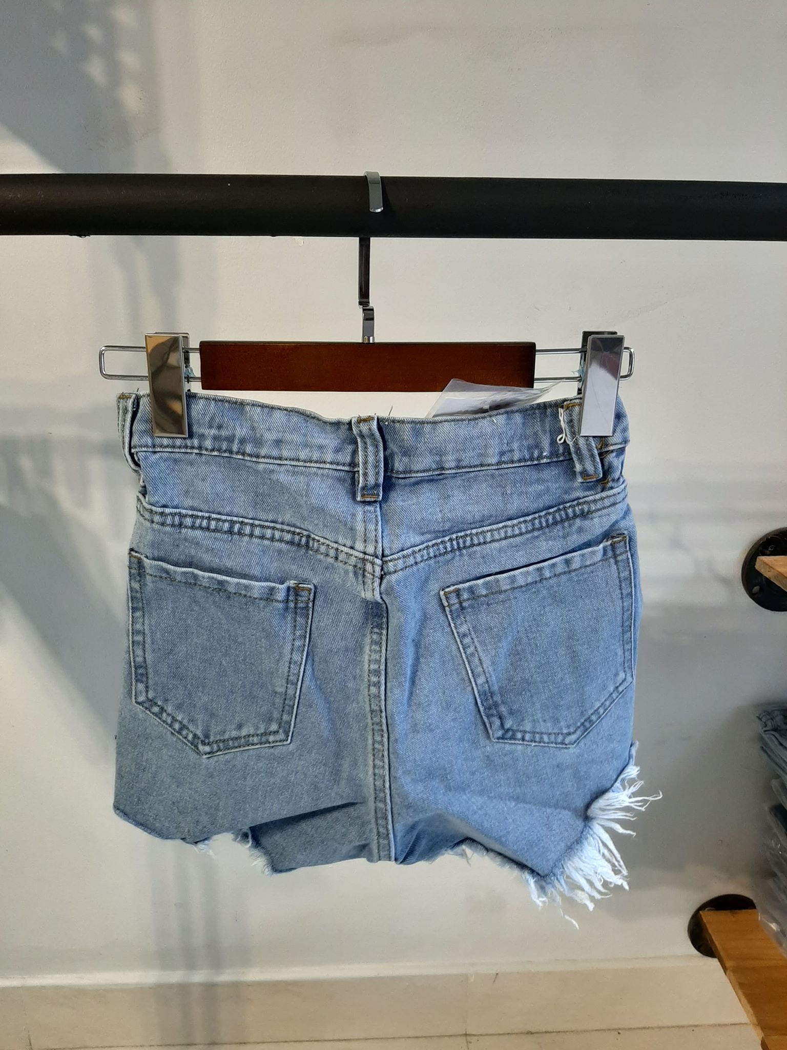 Quần jean short tua xanh B5028