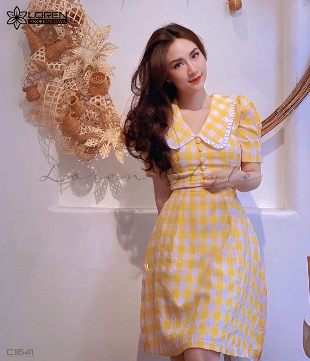 Đầm caro nút bọc vàng C1641