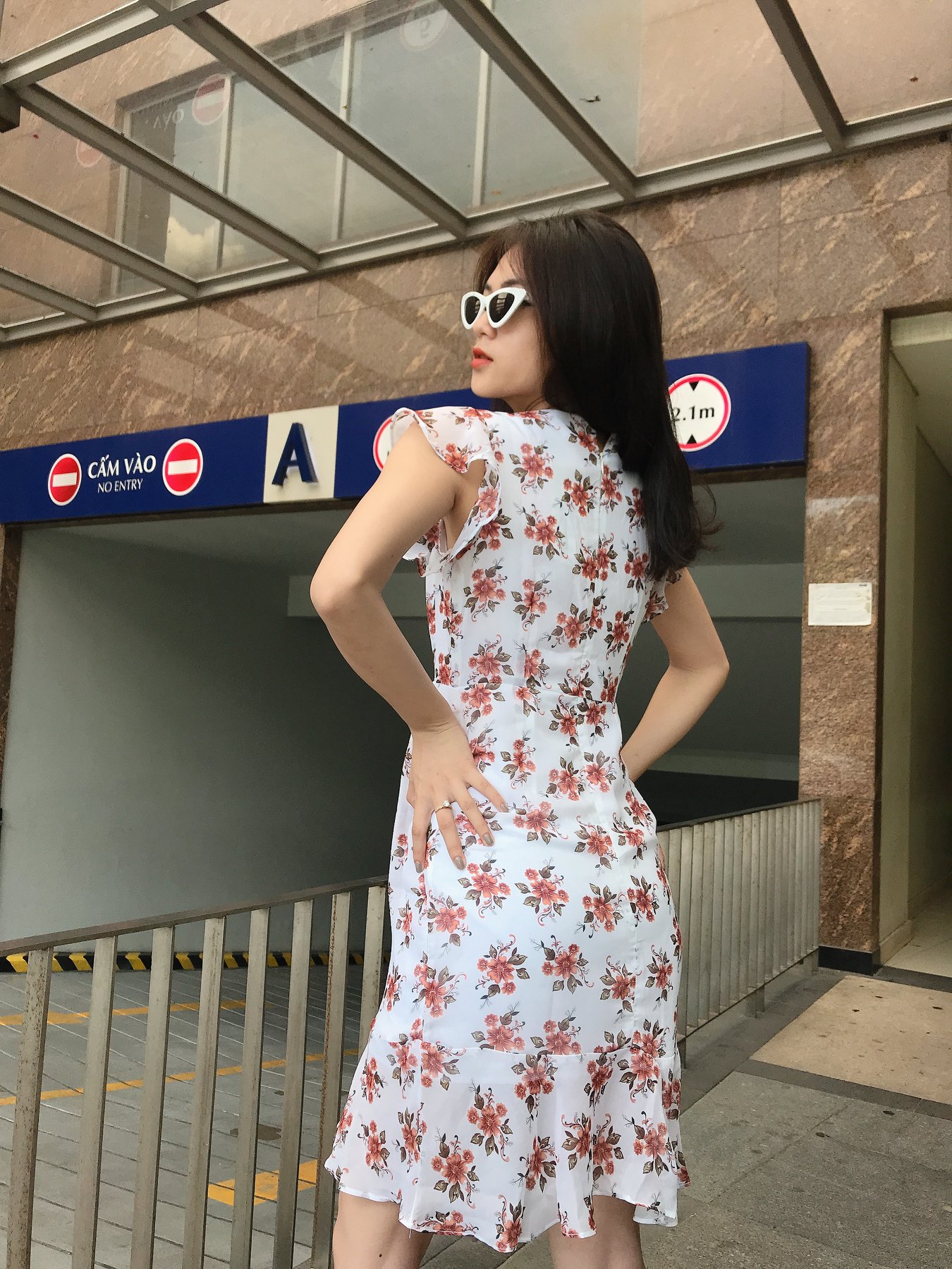 Đầm LOREN hoa xòe trắng C1137