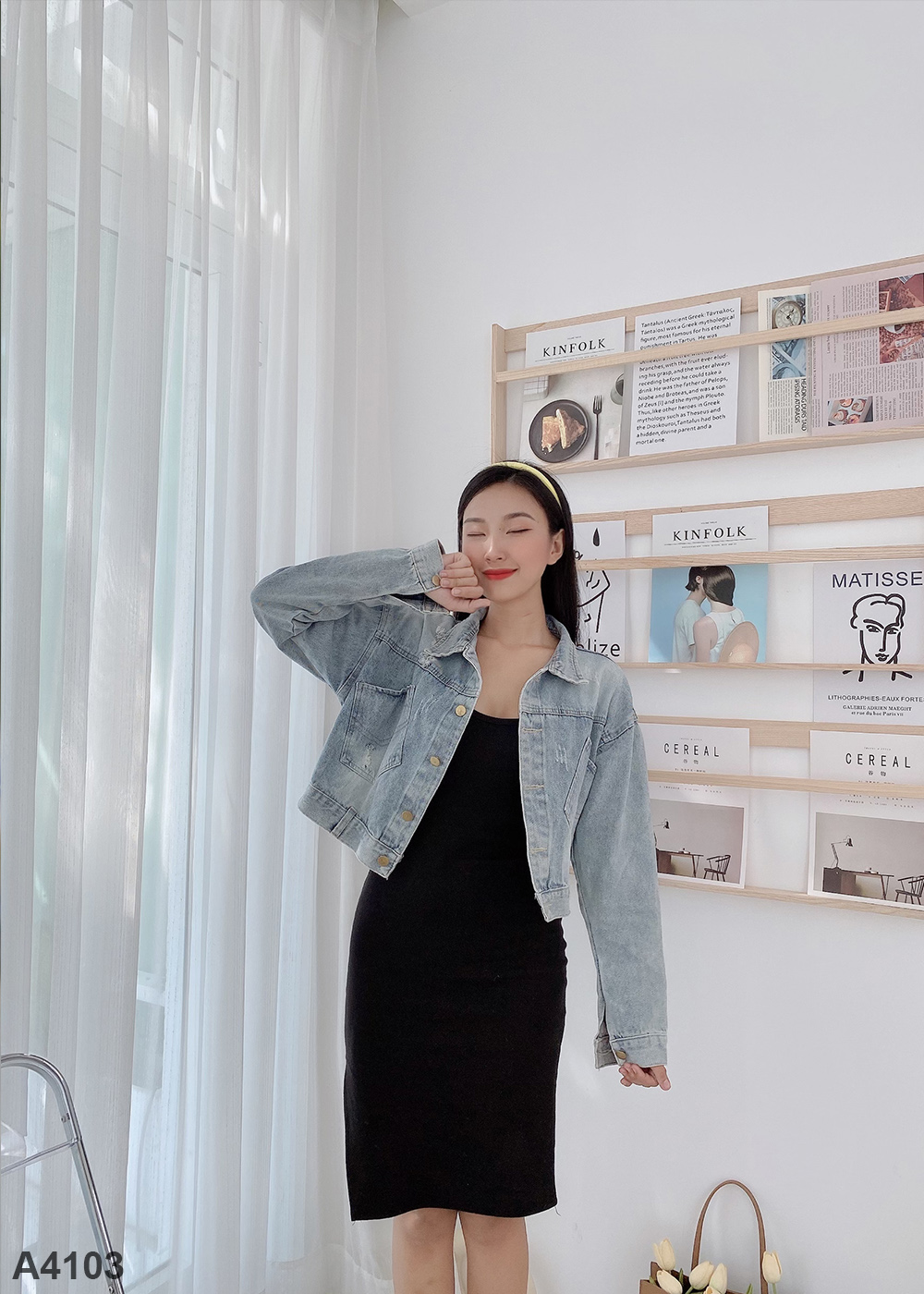 Áo khoác jean rách nút sau xanh A4103