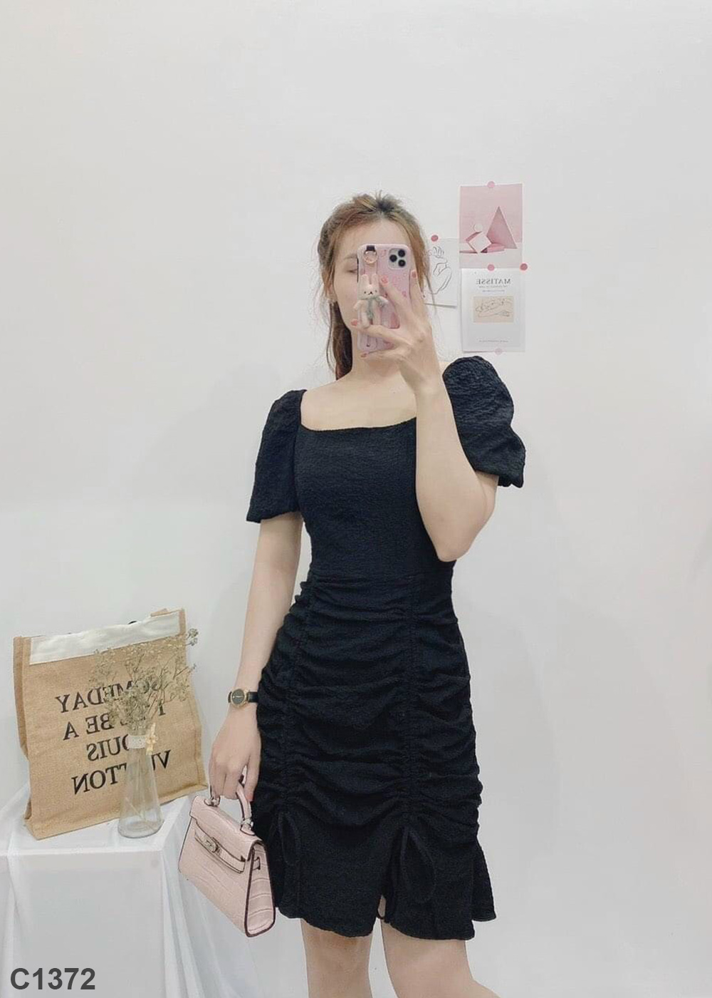 Đầm xốp rút dây đen C1372