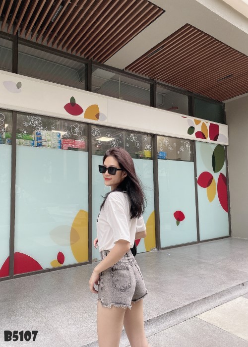 Quần jean short 2 nút tua xám B5107
