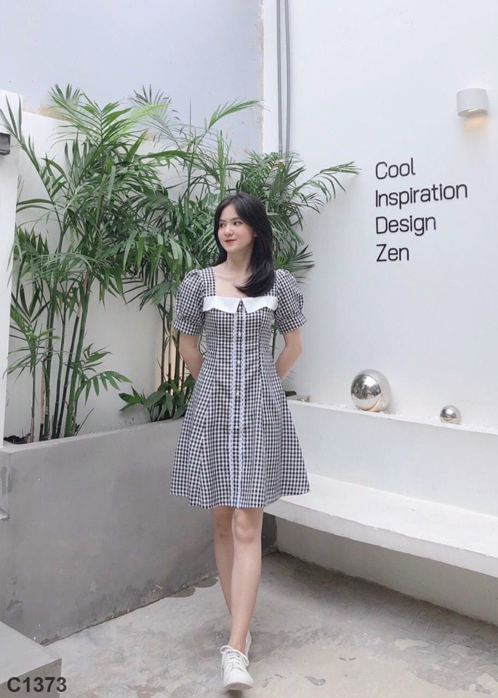 Đầm caro phối cổ trắng C1373