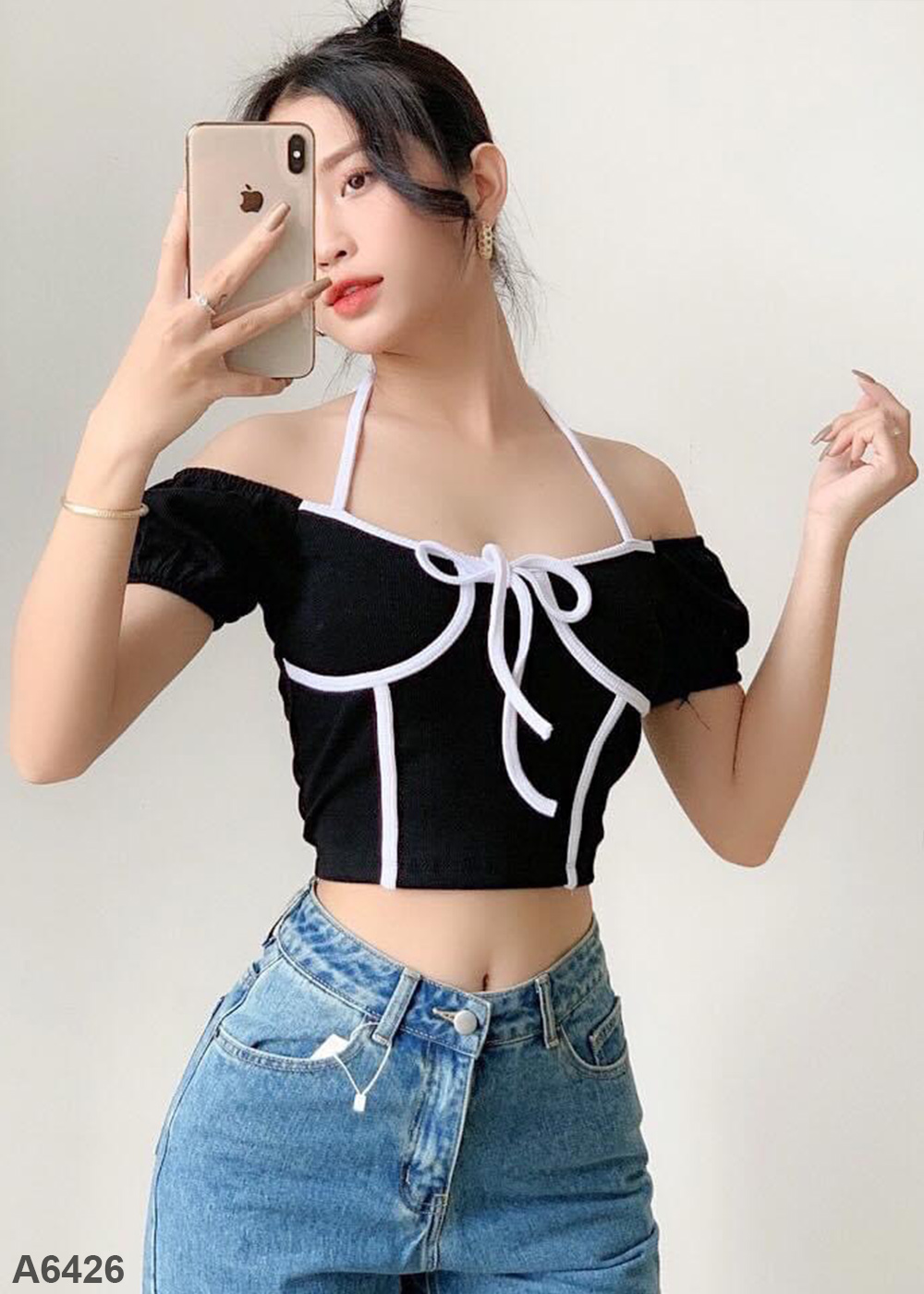 Áo croptop phồng tay đen A6426