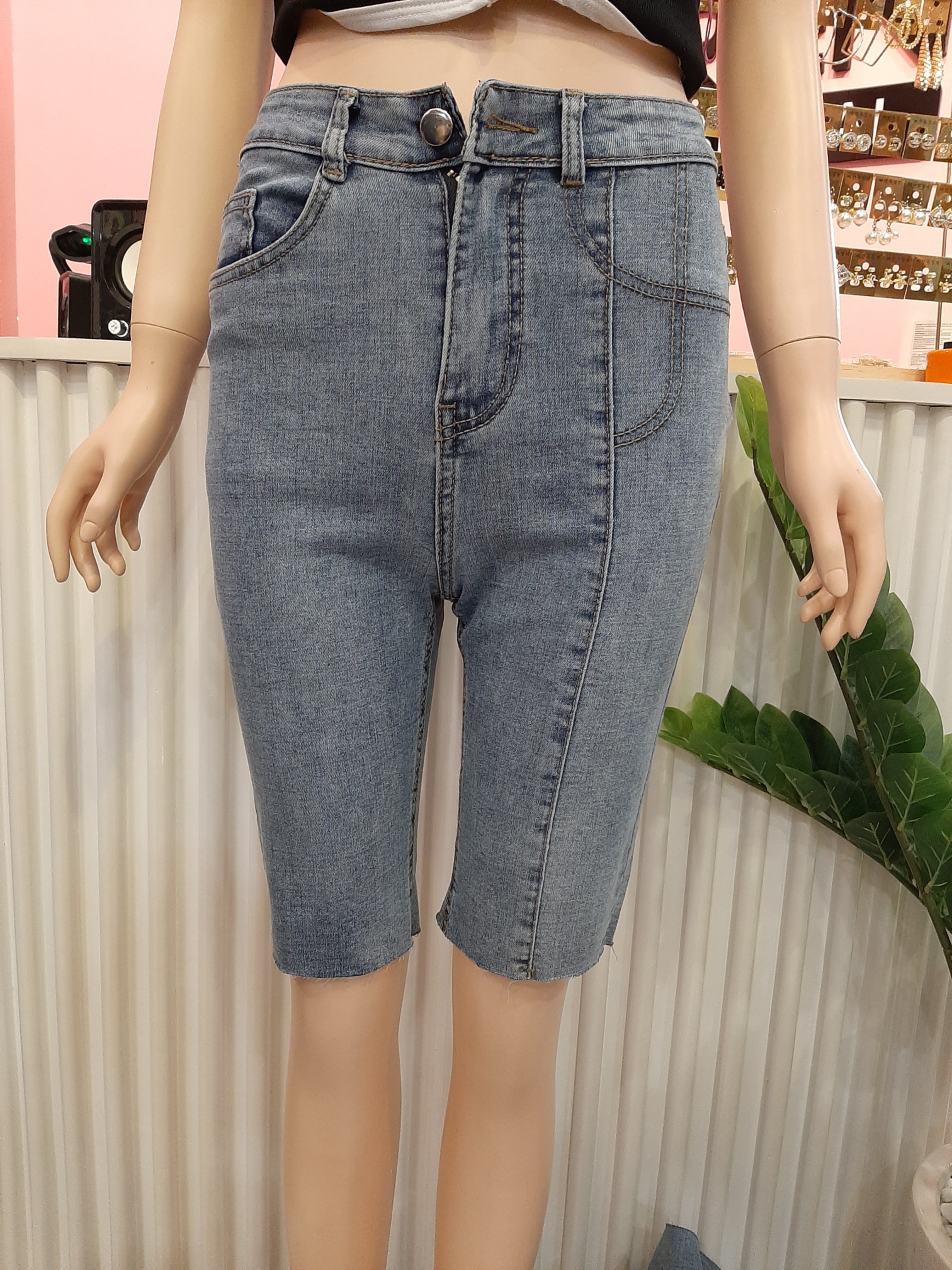 Quần jean ngố 1 sọc tua xanh B5247