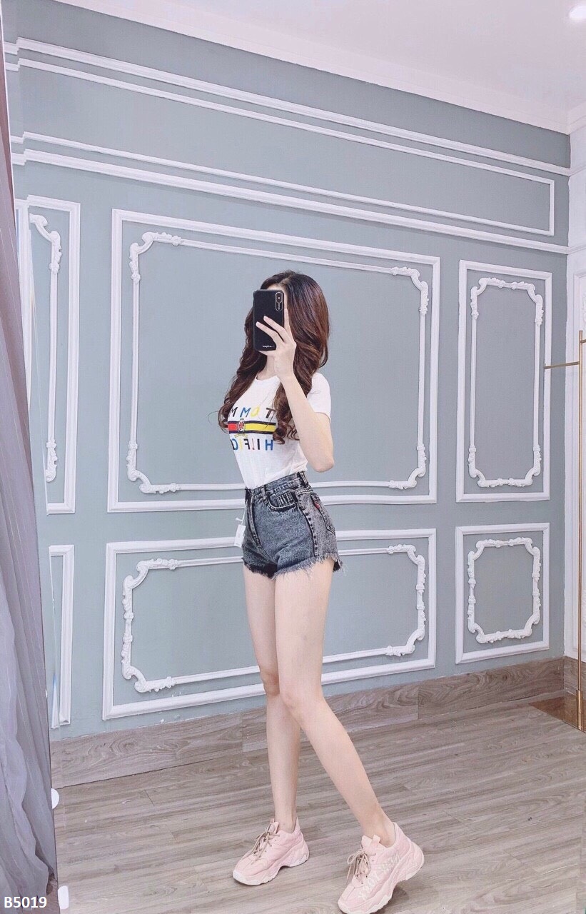 Quần jean short tua đen B5019