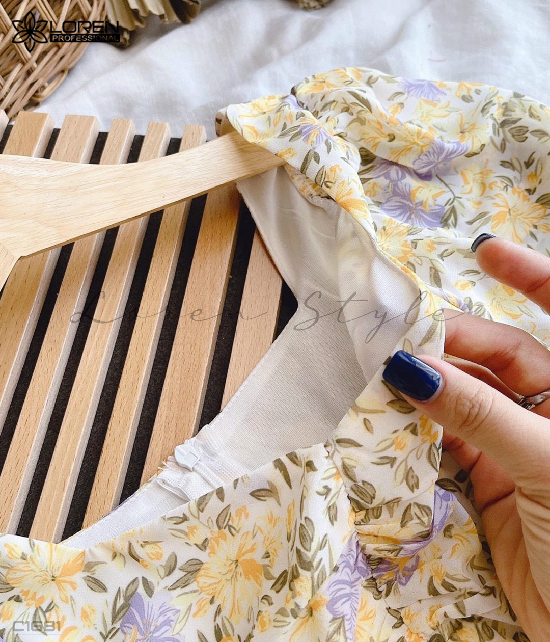 Đầm hoa nhún ngực vàng C1681