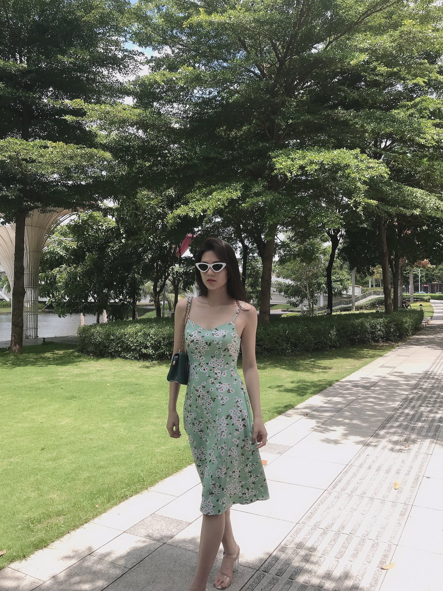 Đầm LOREN 2 dây hoa cúc xanh C1132