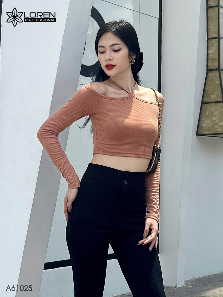 Áo nữ LOREN bo gân chéo cổ A61025