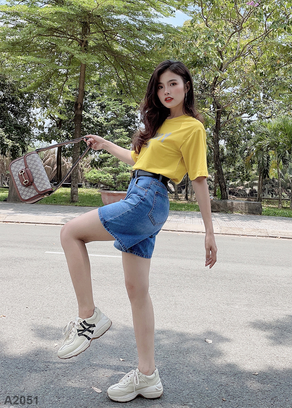 Áo thun nữ LOREN givenchy vàng A2051