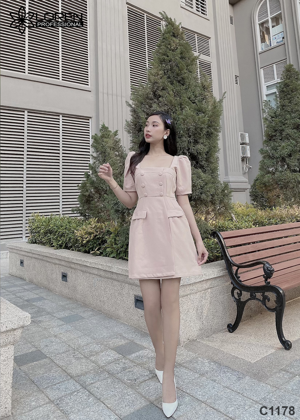 Đầm cổ vuông nút bọc hồng C1178