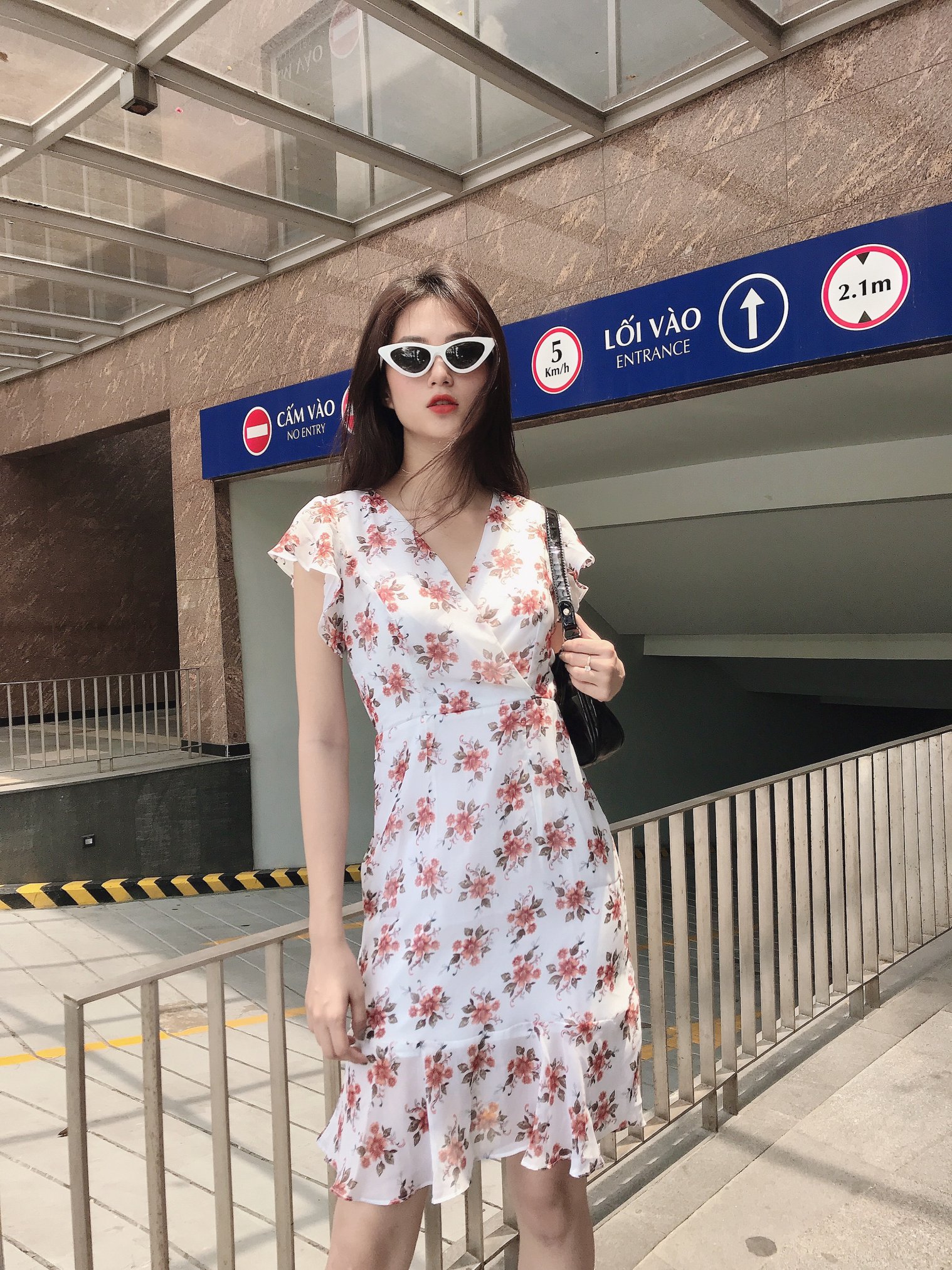 Đầm LOREN hoa xòe trắng C1137