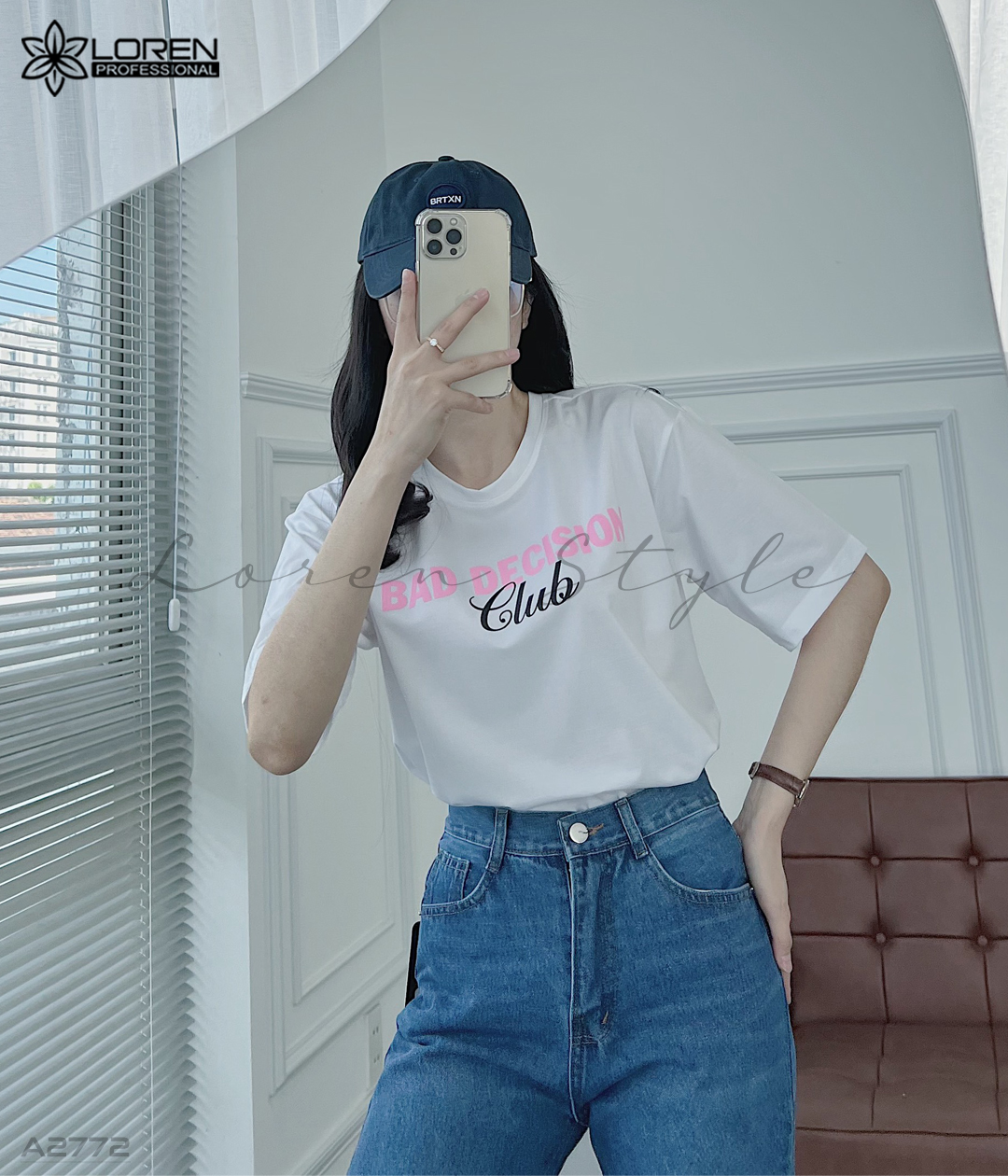 Áo thun nữ LOREN in chữ Bad Decision trắng A2772