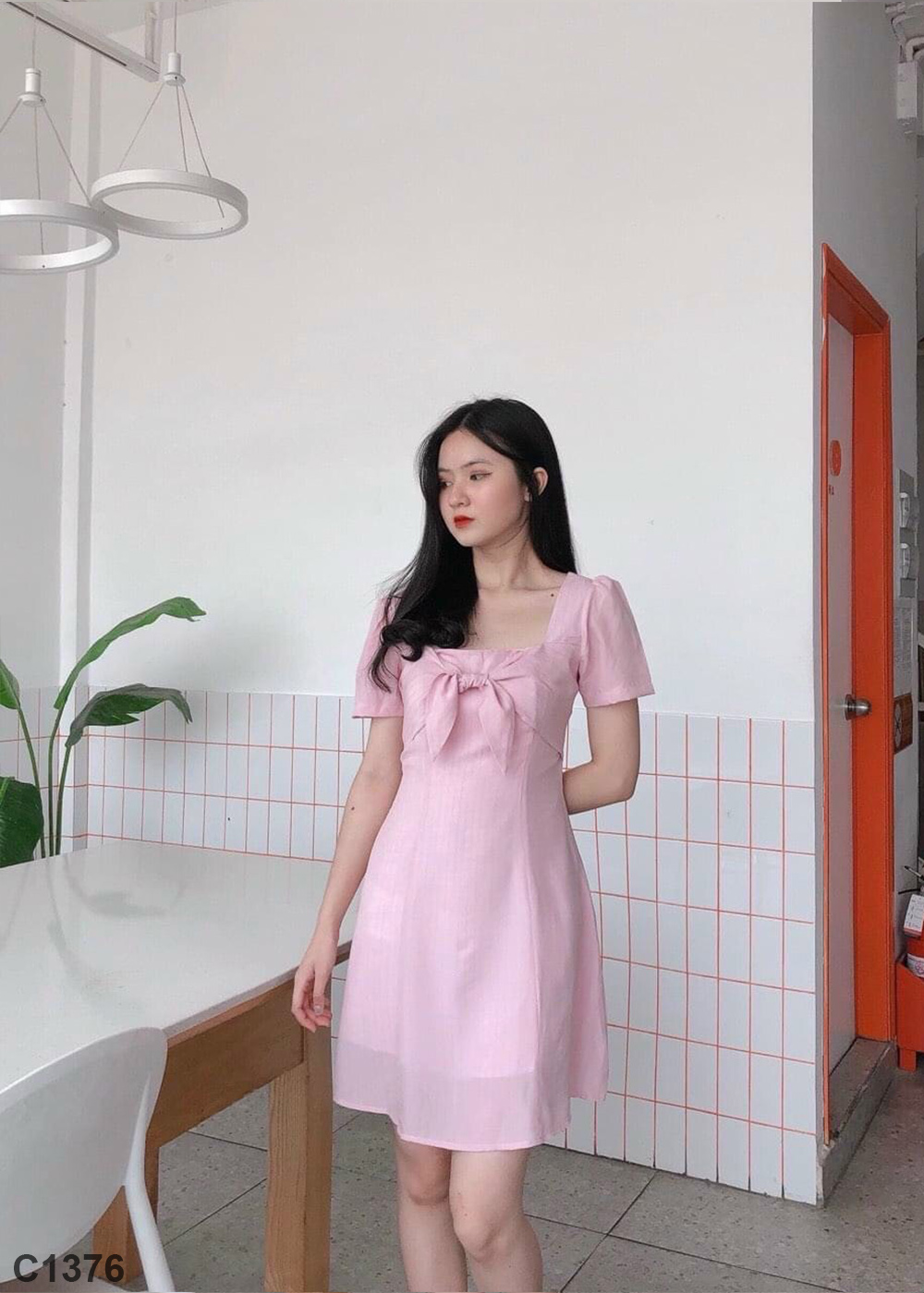 Đầm cổ vuông nơ hồng C1376