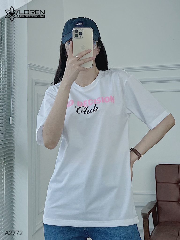 Áo thun nữ LOREN in chữ Bad Decision trắng A2772