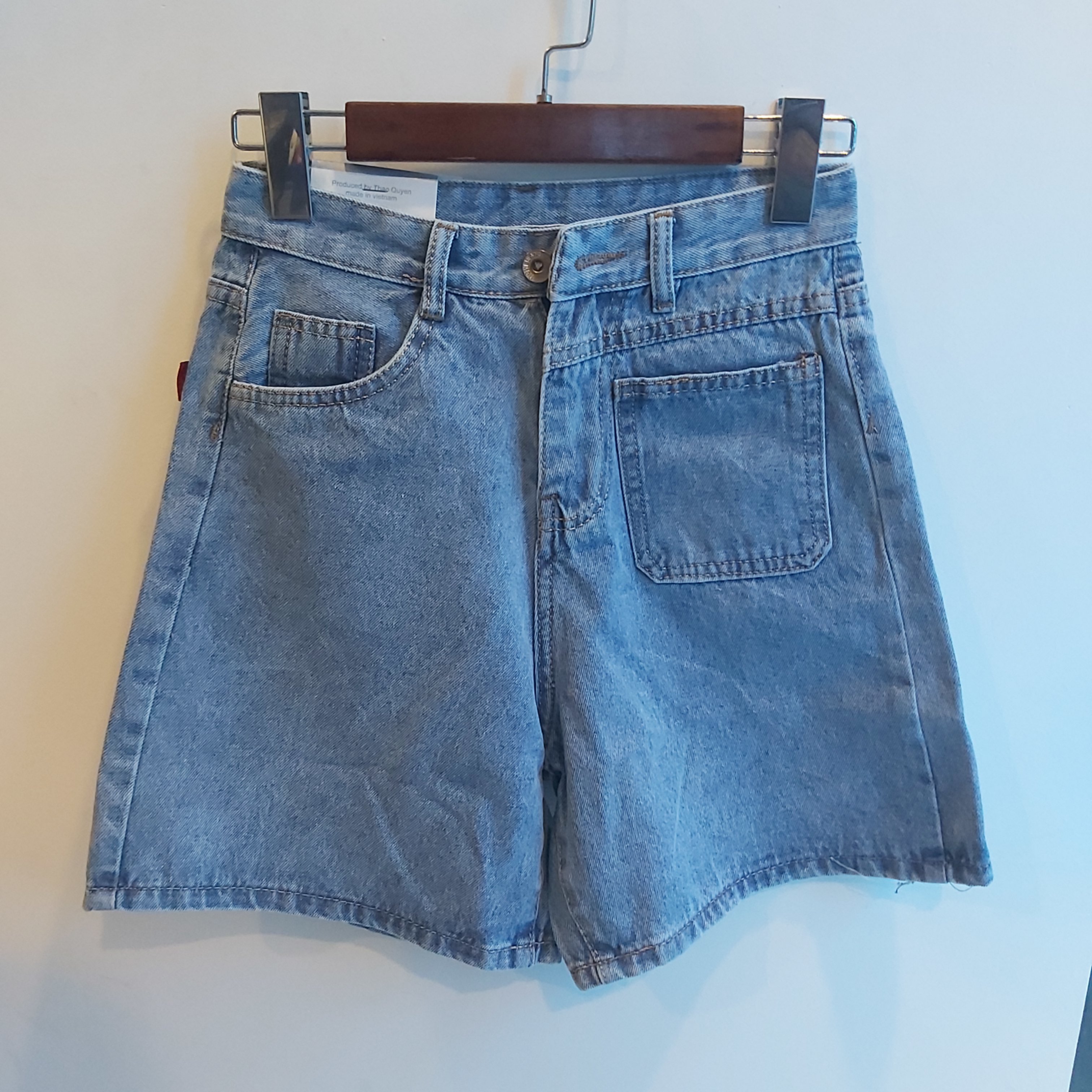 Quần jean ngố túi đắp trơn xanh B5385