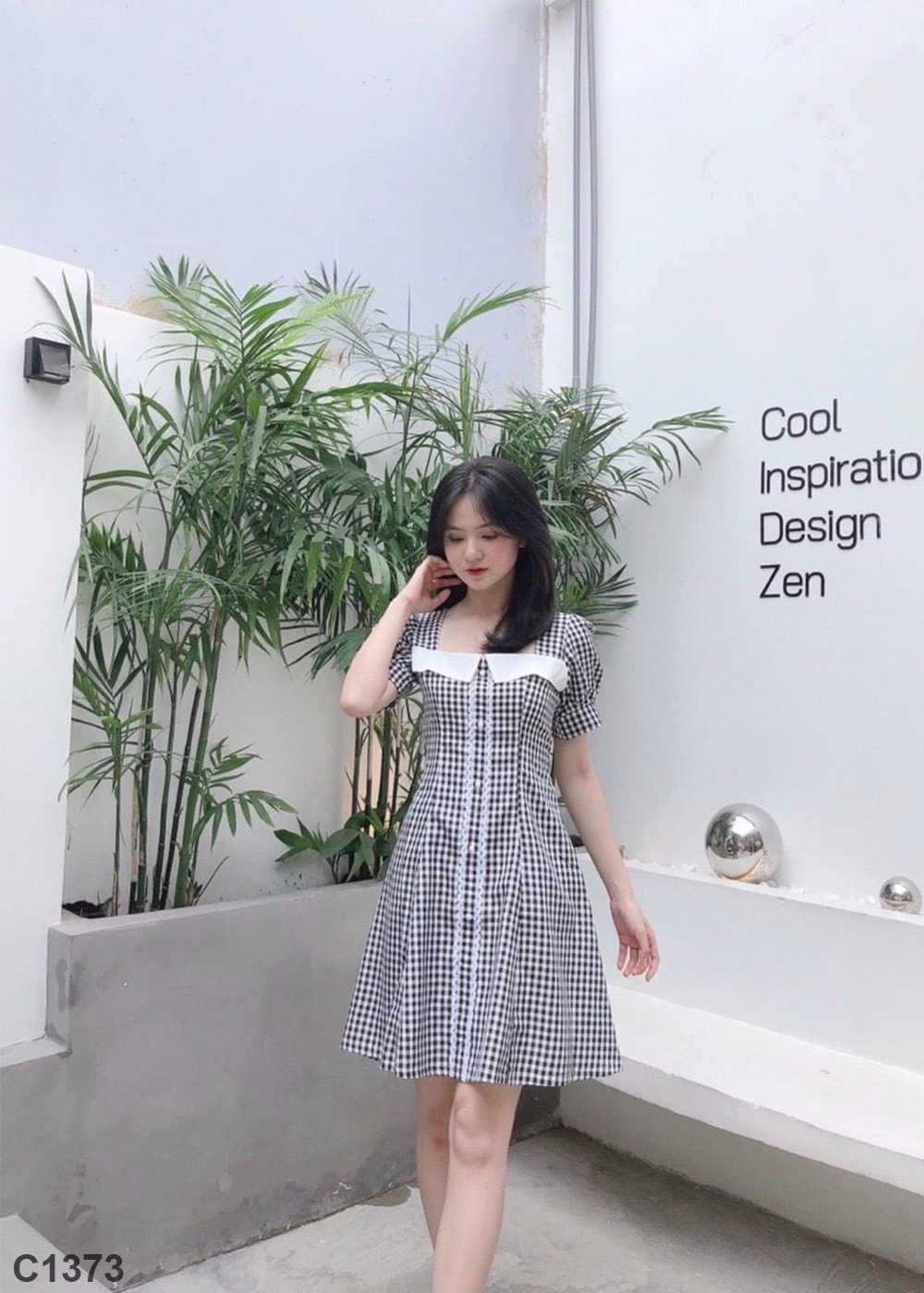 Đầm caro phối cổ trắng C1373