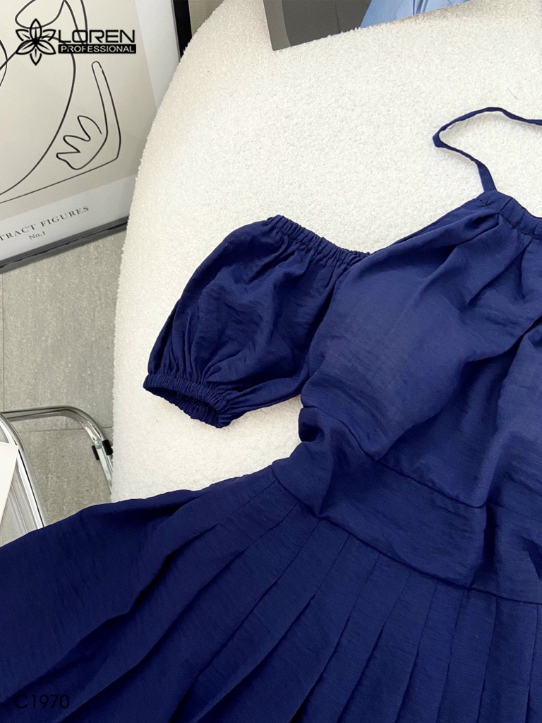 Đầm nữ LOREN cổ yếm C1970