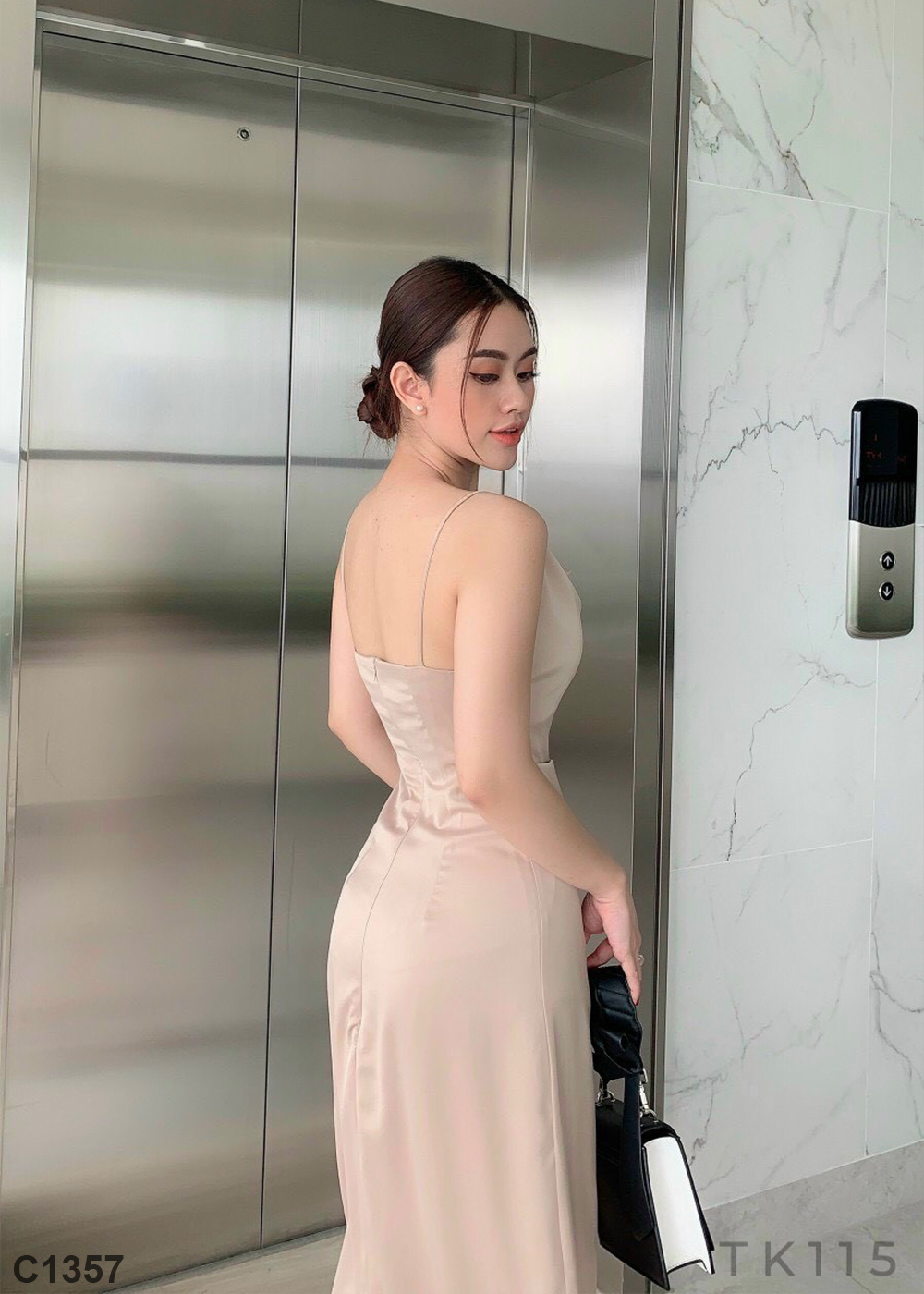 Đầm 2 dây cổ đỗ nude C1357