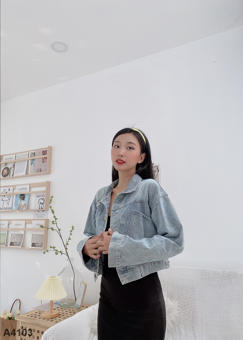 Áo khoác jean rách nút sau xanh A4103