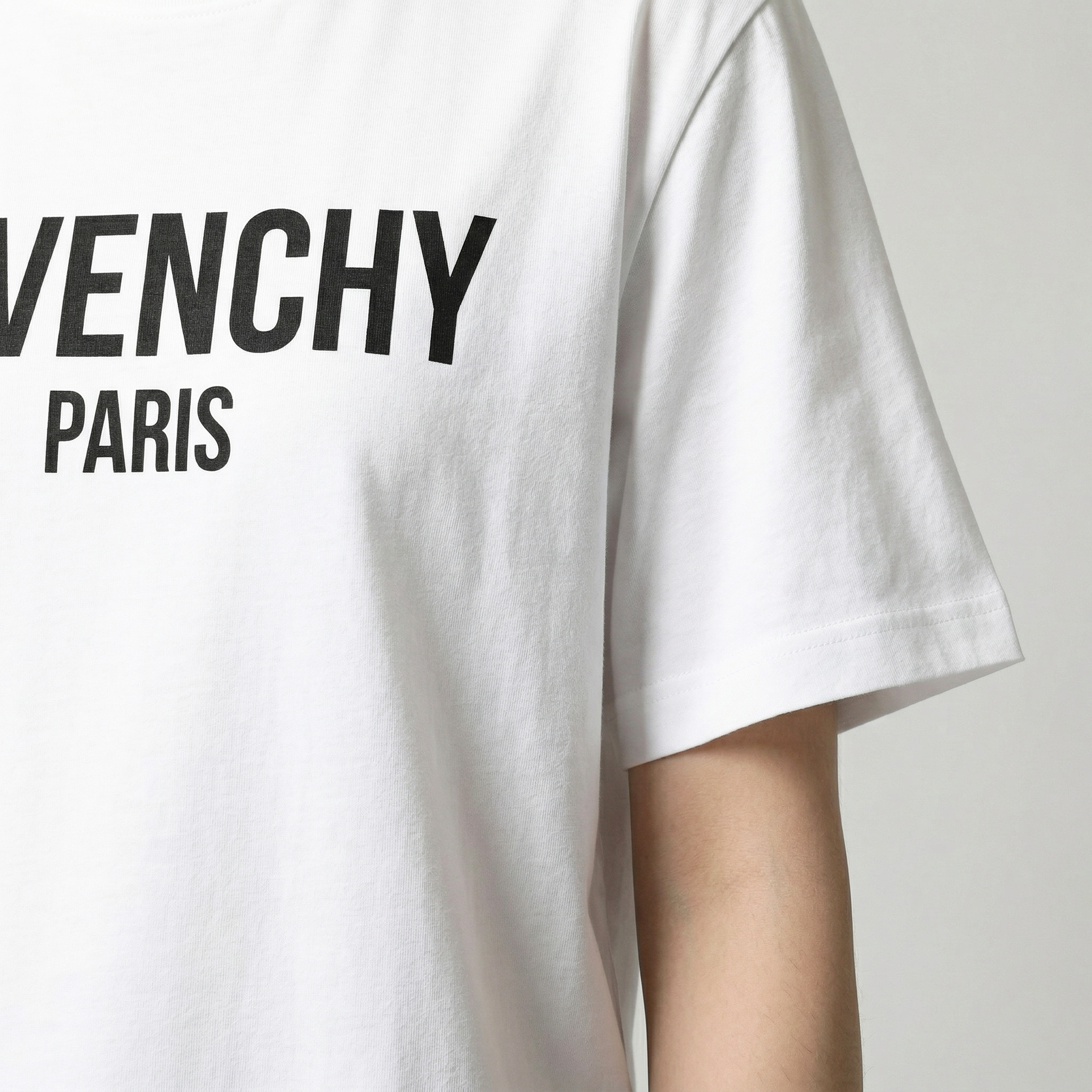 Áo thun nữ LOREN givenchy trắng A2049