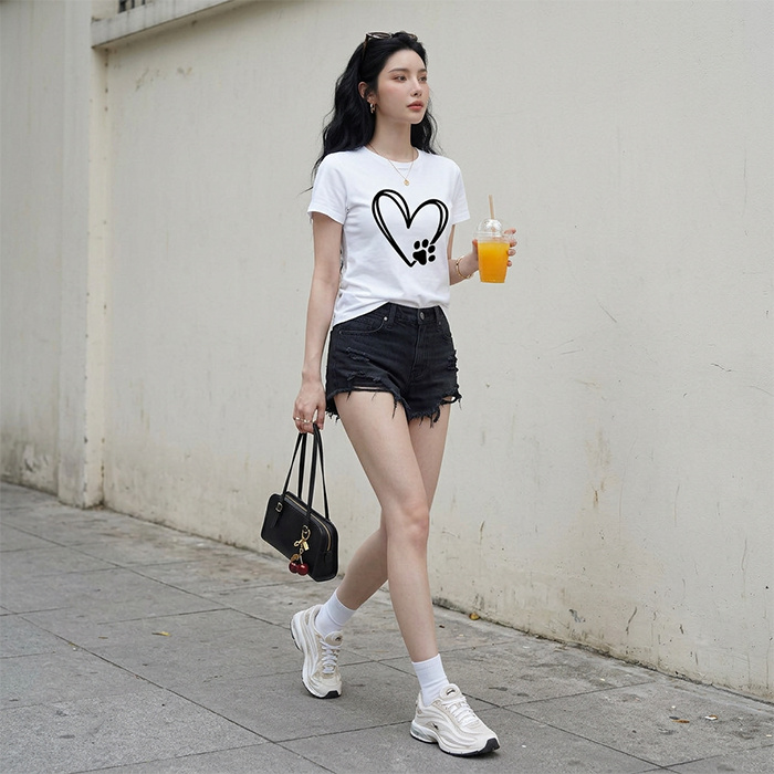 Áo thun nữ LOREN Regular tim A21096