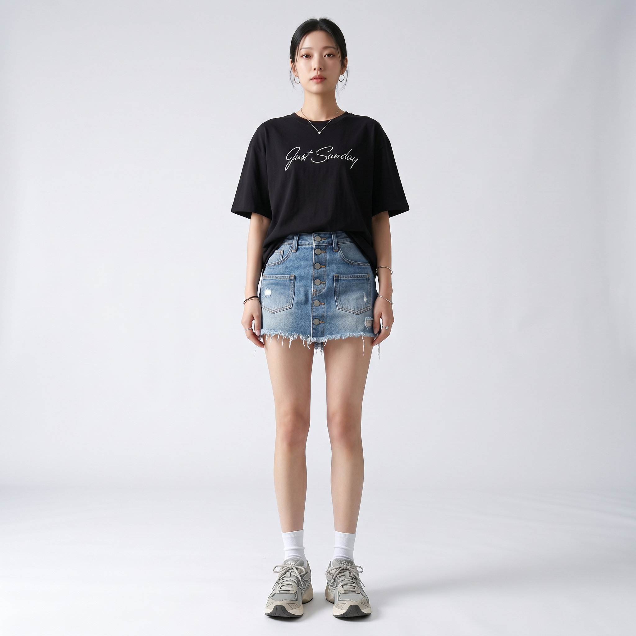 Áo thun nữ LOREN chữ Gust sunday đen A2745