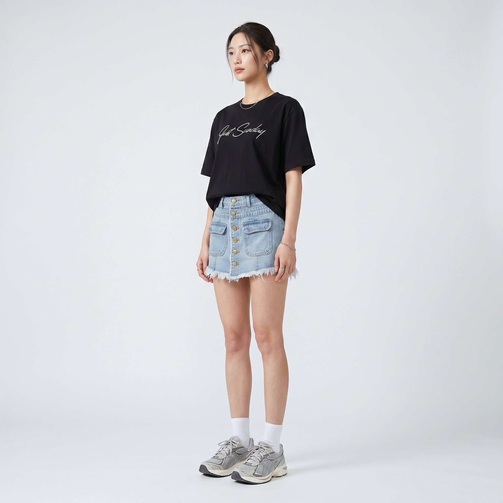 Áo thun nữ LOREN chữ Gust sunday đen A2745